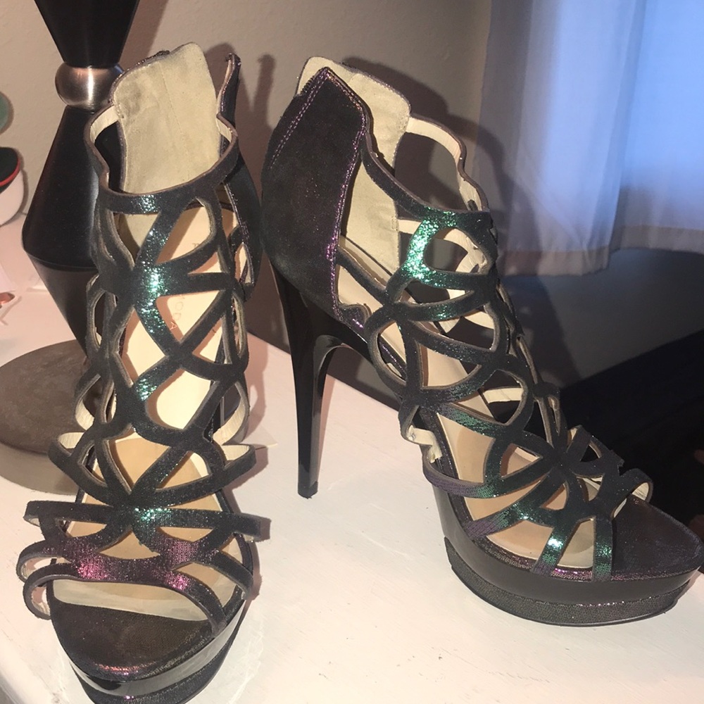 Multicolored heels